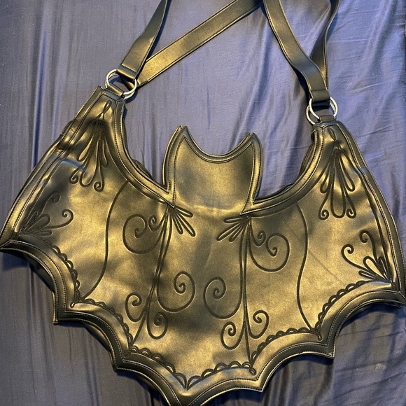 Trickz N’ Treatz Black Bat Wing Women large Bag - Picture 2 of 4